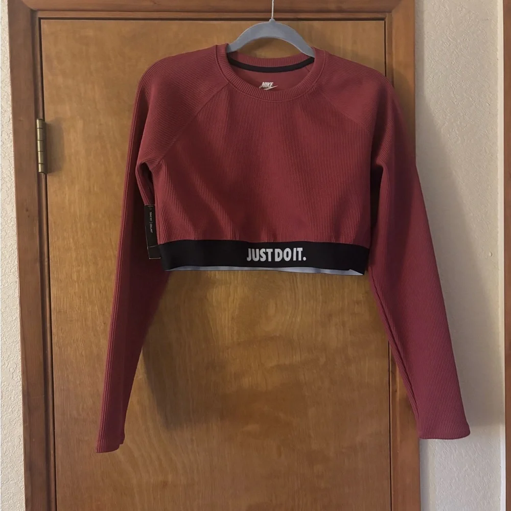 Nike stylish crop